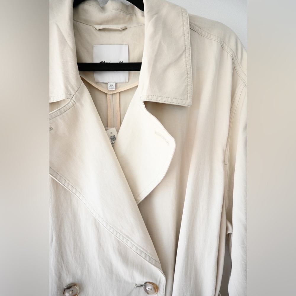 Madewell Belted Trench Coat in Drapey Twill - Picture 8 of 13